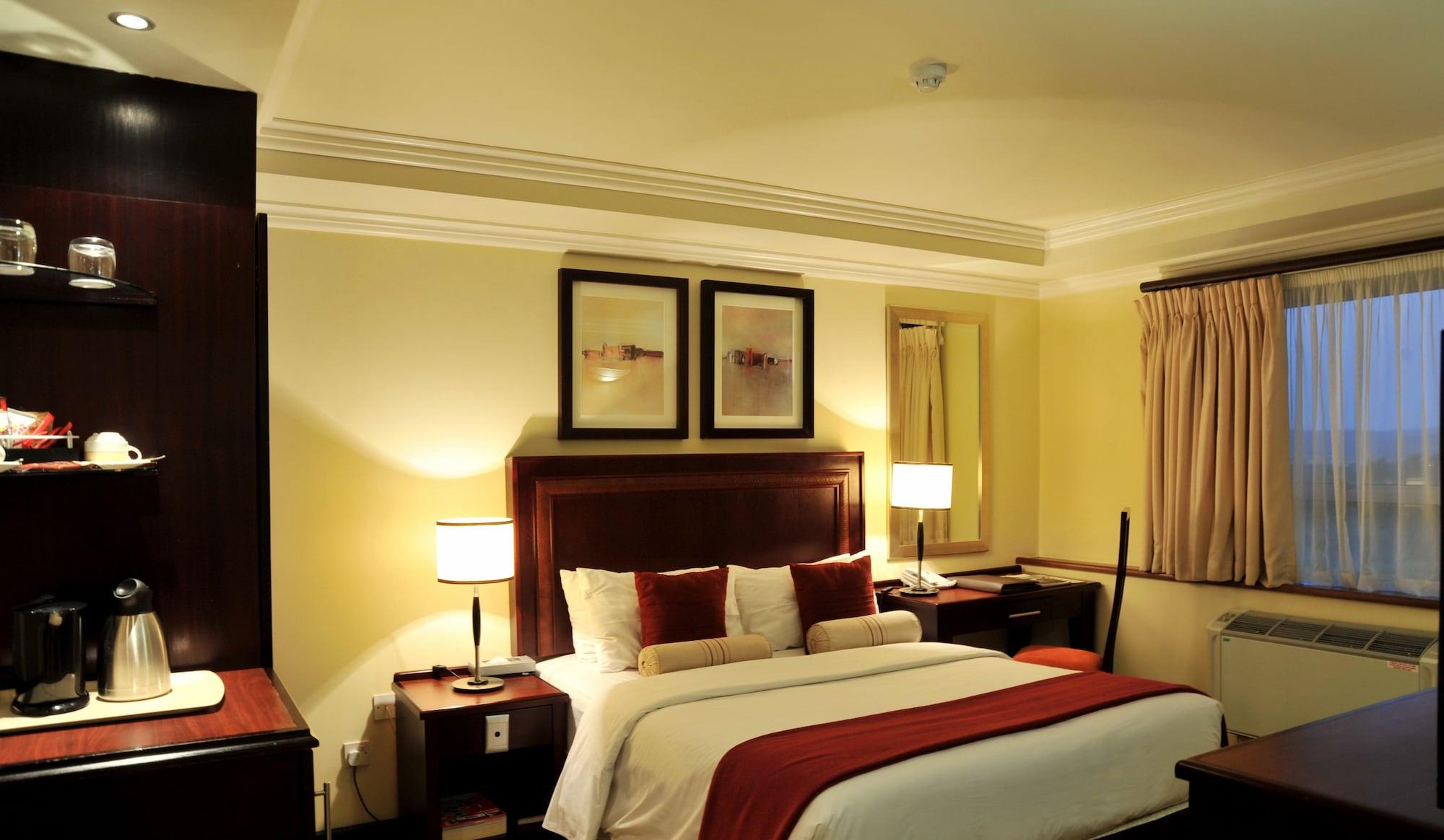 Cresta President Hotel Γκαμπορόνε Εξωτερικό φωτογραφία