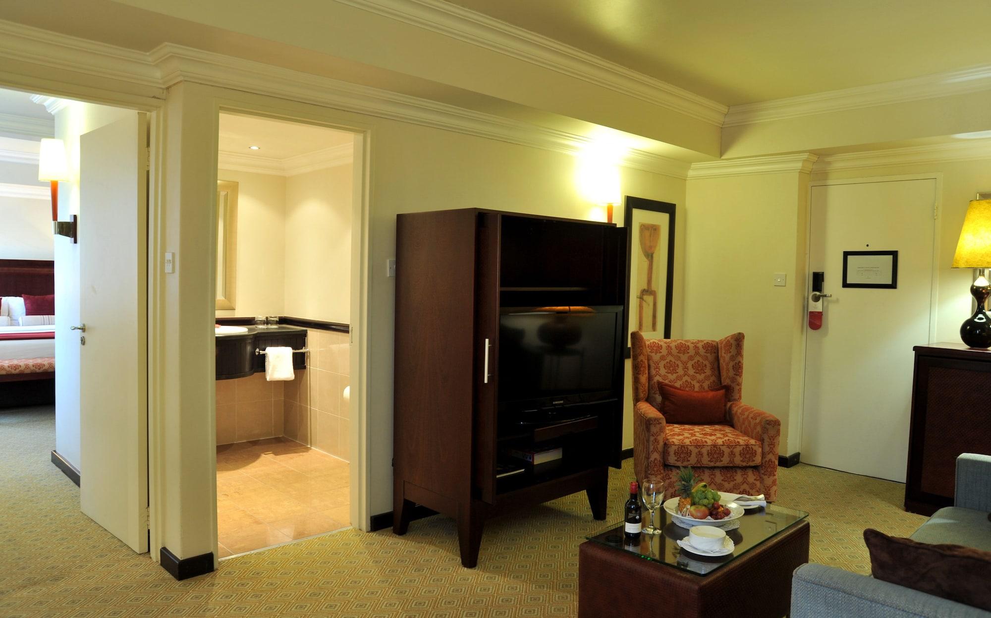 Cresta President Hotel Γκαμπορόνε Εξωτερικό φωτογραφία