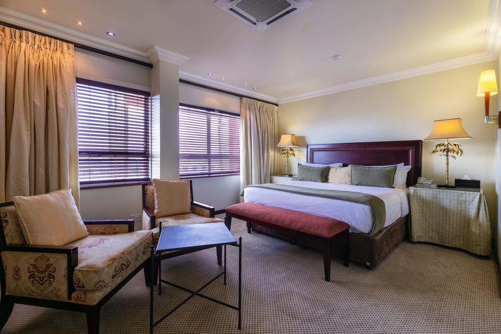 Cresta President Hotel Γκαμπορόνε Εξωτερικό φωτογραφία
