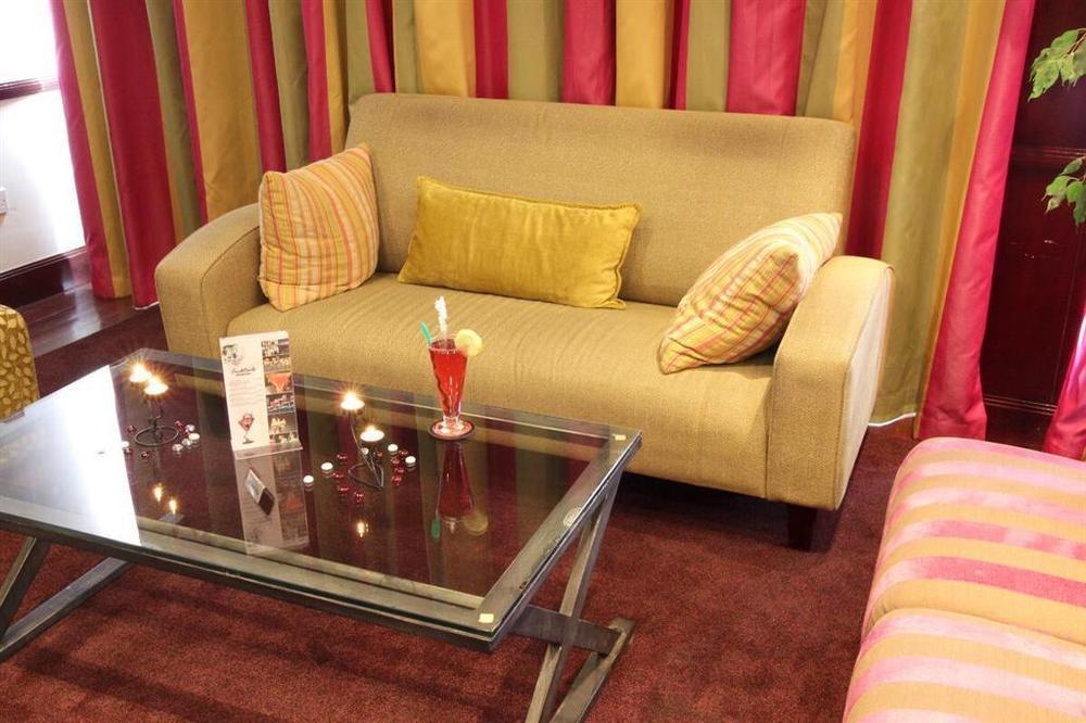 Cresta President Hotel Γκαμπορόνε Δωμάτιο φωτογραφία