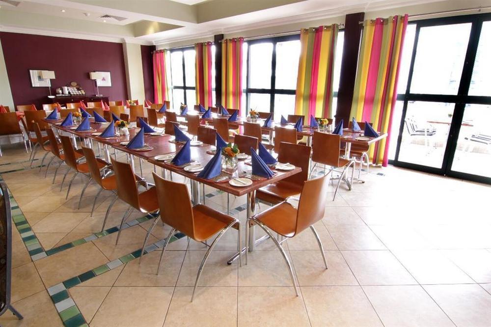 Cresta President Hotel Γκαμπορόνε Ανέσεις φωτογραφία