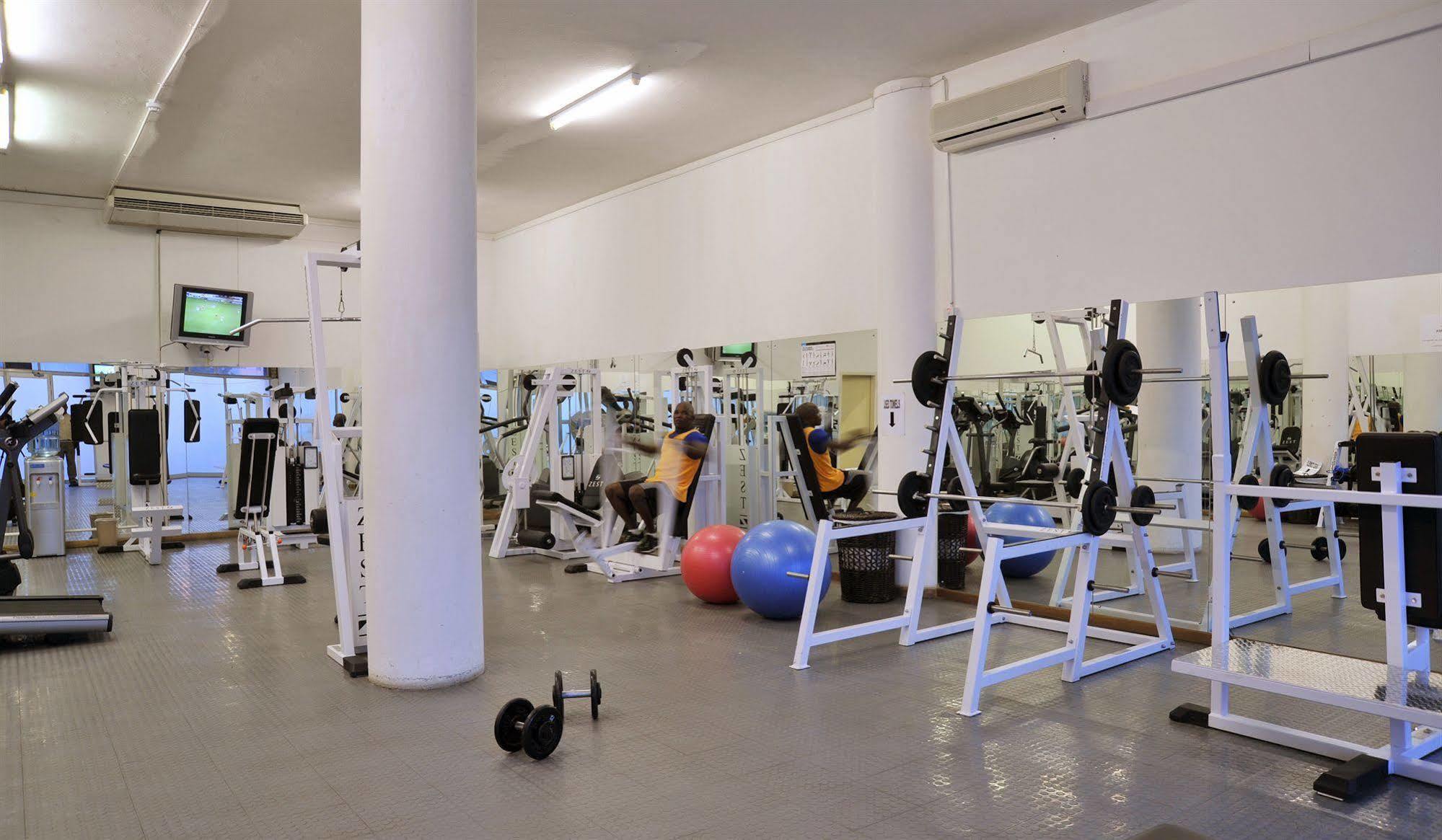 Cresta President Hotel Γκαμπορόνε Εξωτερικό φωτογραφία