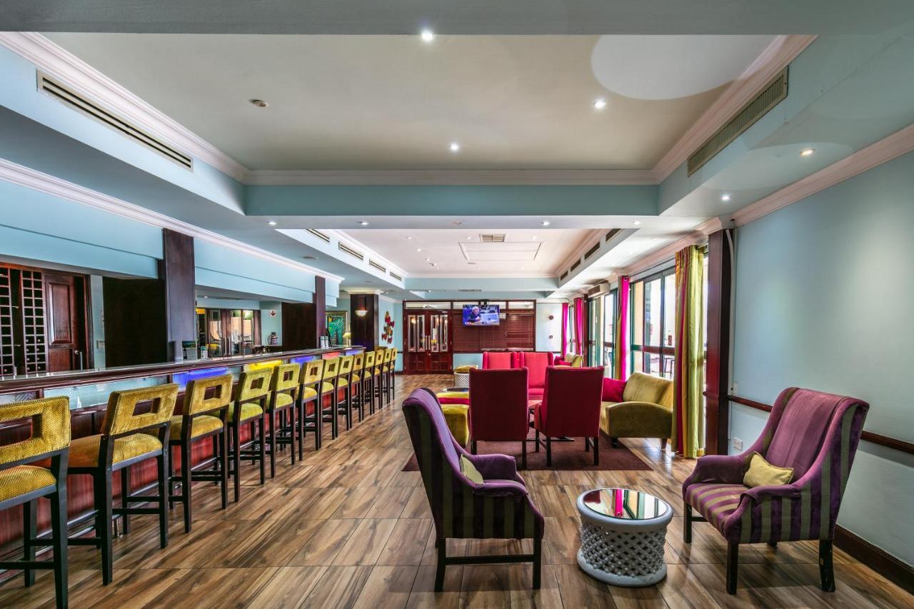 Cresta President Hotel Γκαμπορόνε Εξωτερικό φωτογραφία