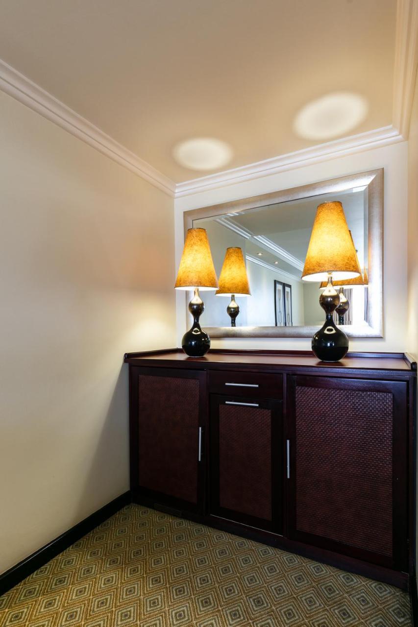 Cresta President Hotel Γκαμπορόνε Εξωτερικό φωτογραφία
