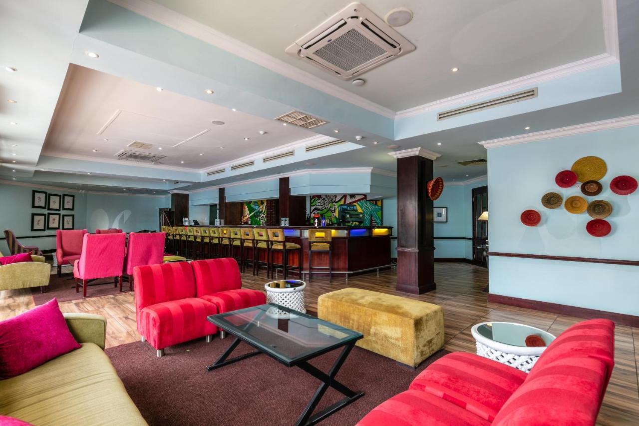 Cresta President Hotel Γκαμπορόνε Εξωτερικό φωτογραφία