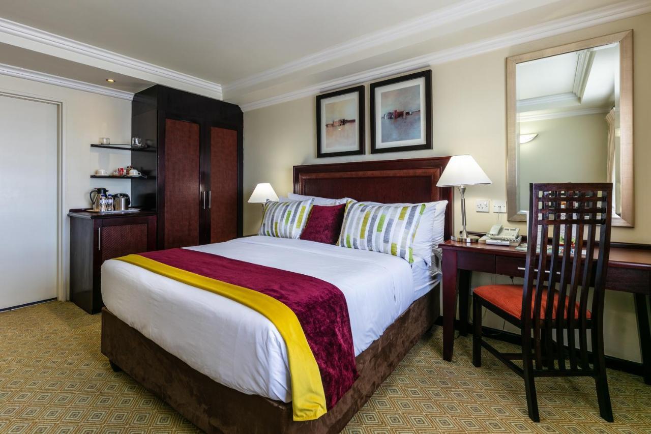 Cresta President Hotel Γκαμπορόνε Εξωτερικό φωτογραφία
