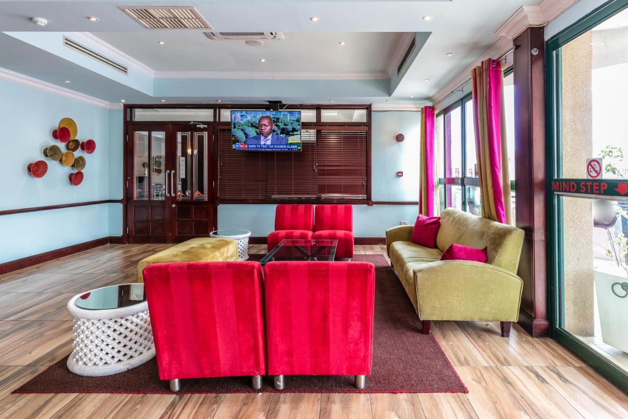 Cresta President Hotel Γκαμπορόνε Εξωτερικό φωτογραφία