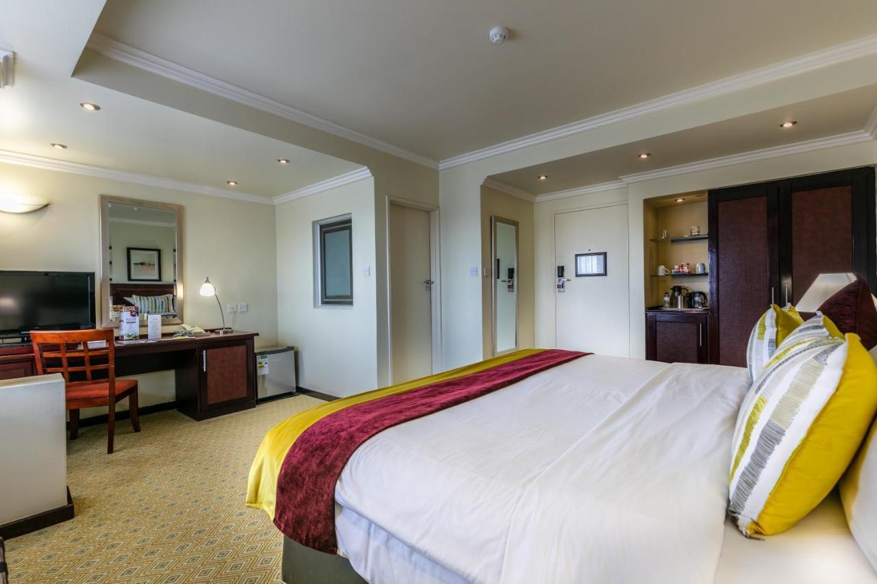 Cresta President Hotel Γκαμπορόνε Εξωτερικό φωτογραφία
