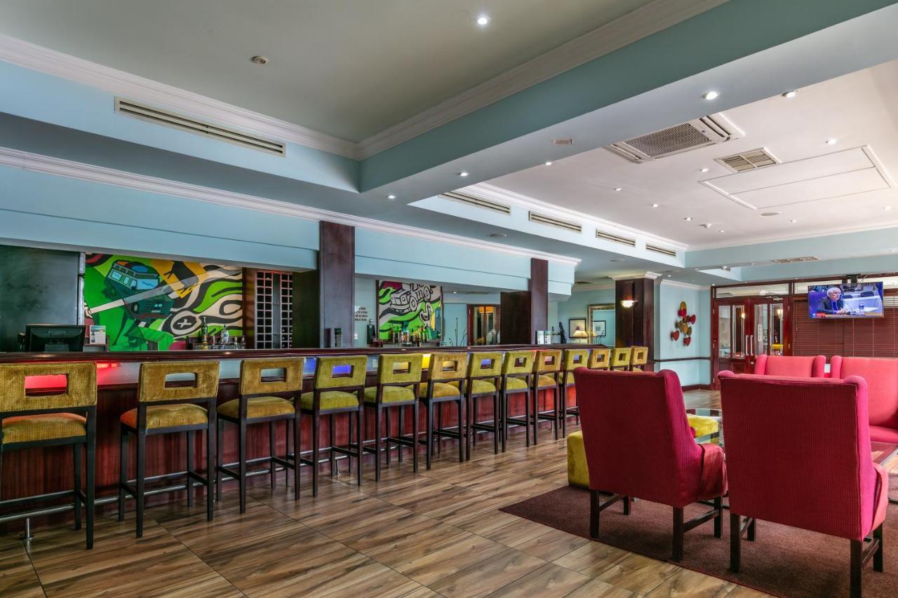 Cresta President Hotel Γκαμπορόνε Εξωτερικό φωτογραφία